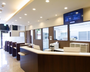 アップ薬局　光明池店 内観
