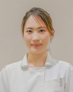 樋口 奈穂 医師
